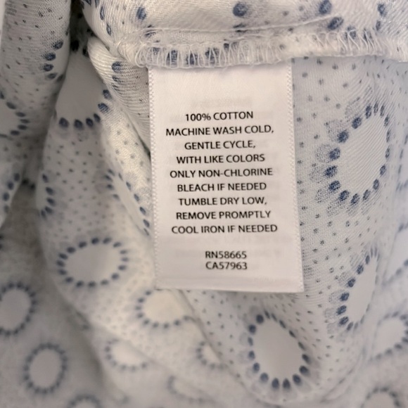 TREASURE & BOND NWOT PRINT POPOVER BLOUSE IN IVORY- BLUE
LOU MEDALLION - Size S - Picture 8 of 14